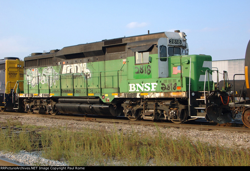 BNSF 2818 at the IAIS Yard